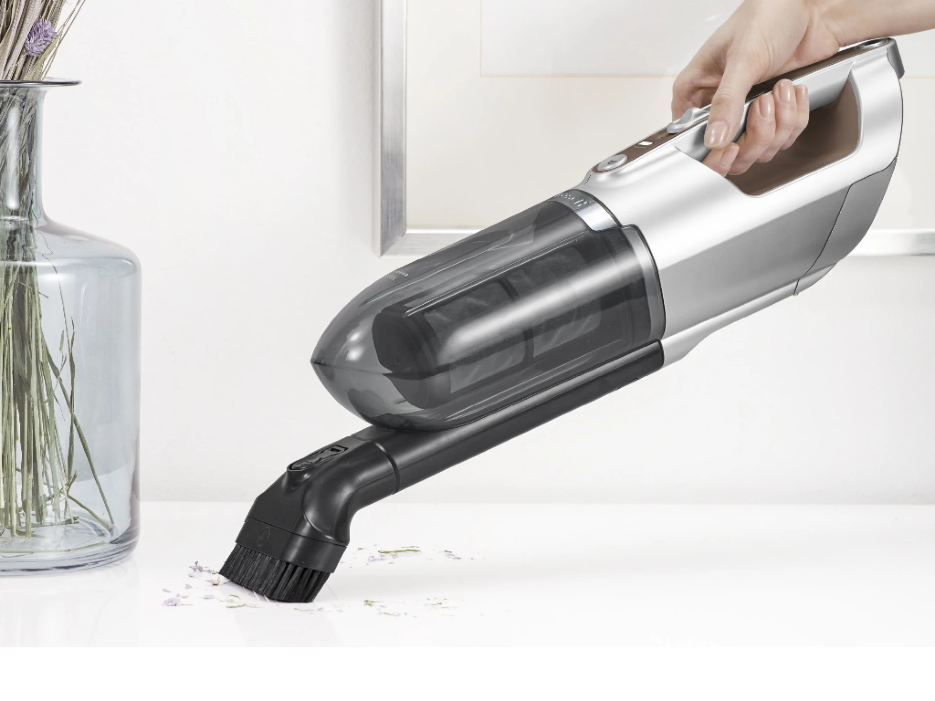 BOSCH 2in1 Usisivač FlexxoSerie 4|, 28V, Smeđa 55 min, 3.3 kg BCH3K2852