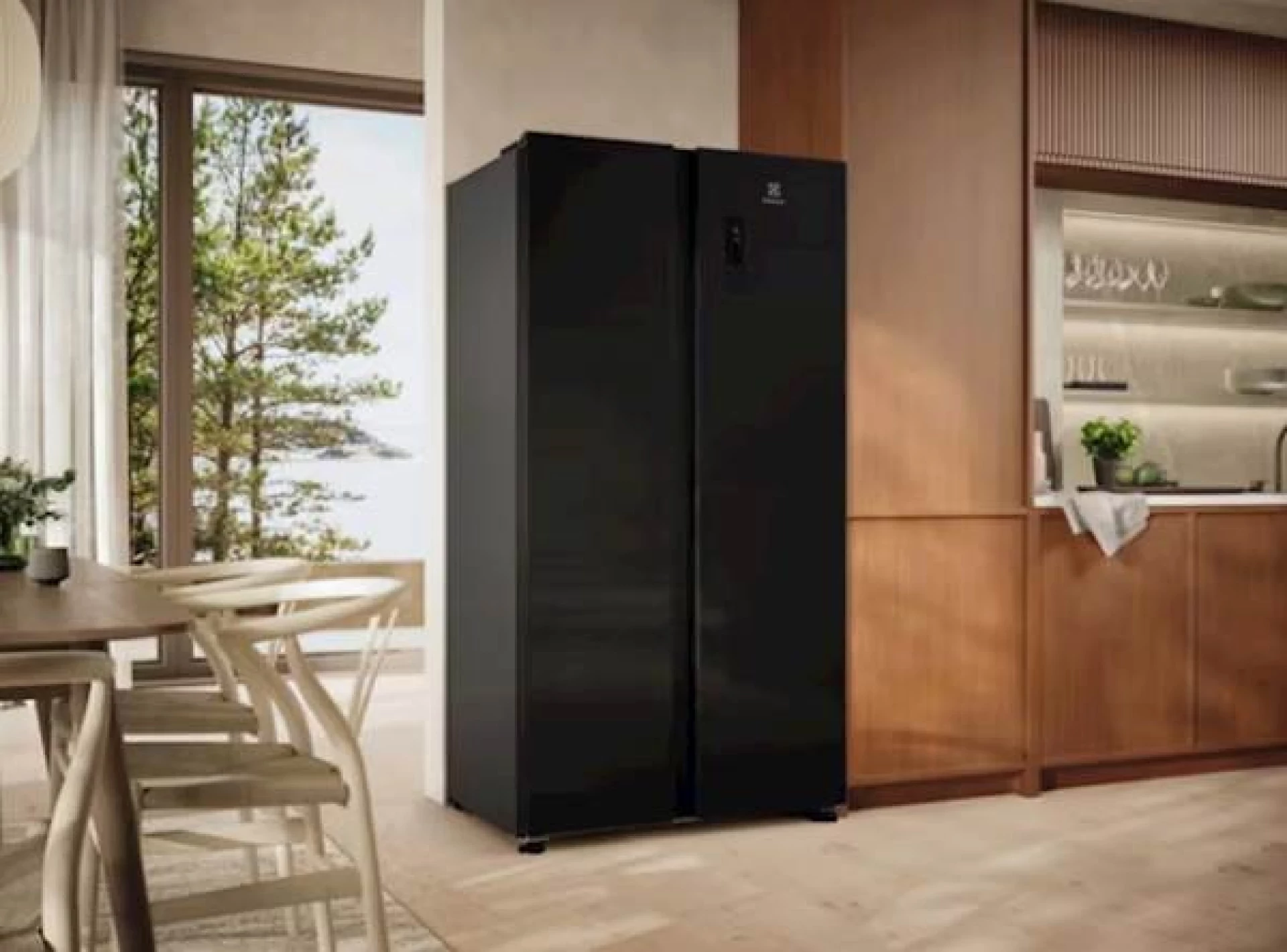 Frižider ELECTROLUX EAT6ME53E0 + GRATIS usisivač