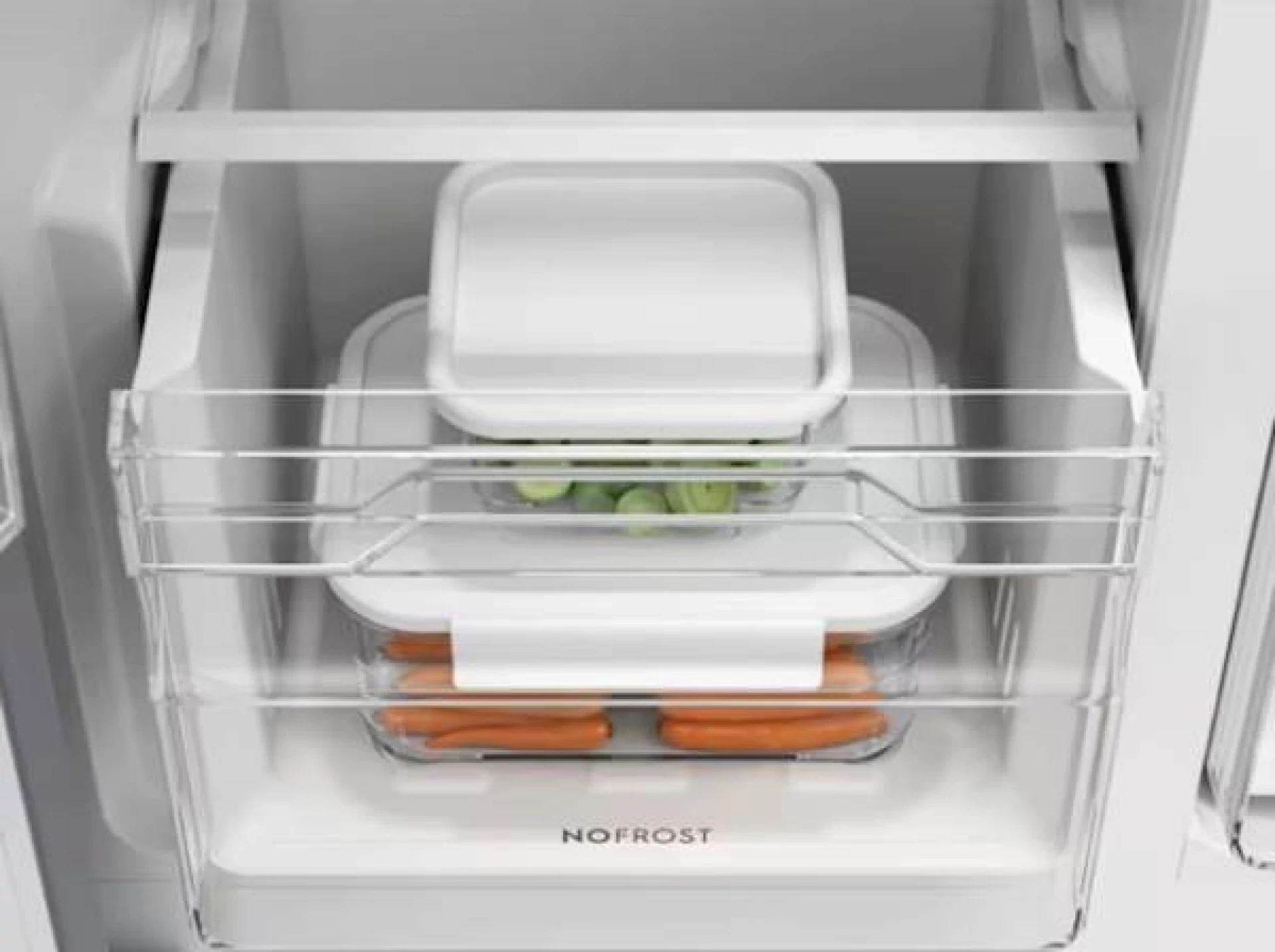 Frižider ELECTROLUX EAT6ME53U0 + GRATIS usisivač