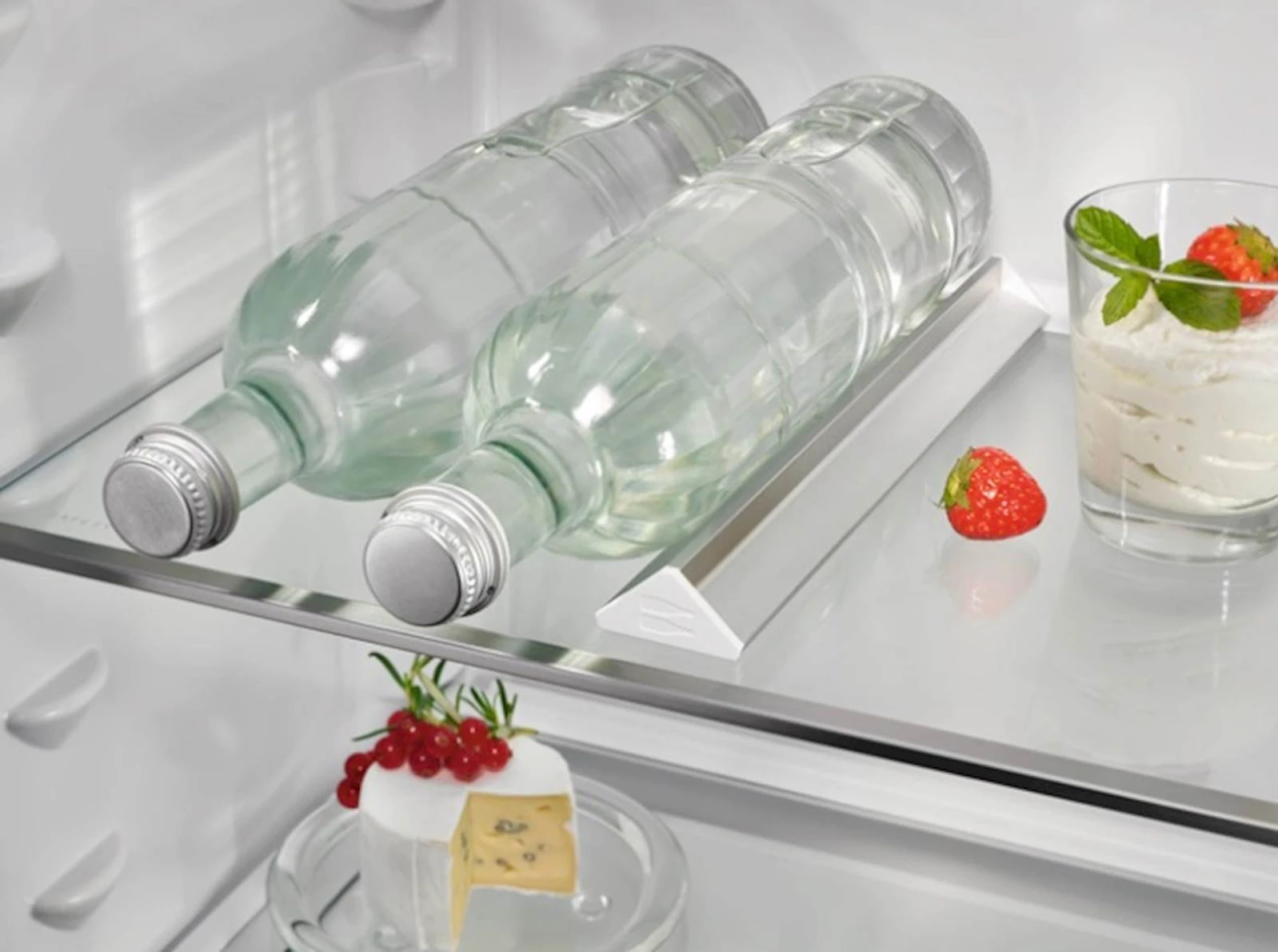 Frižider ELECTROLUX sa zamrzivačem NSC7P751ES