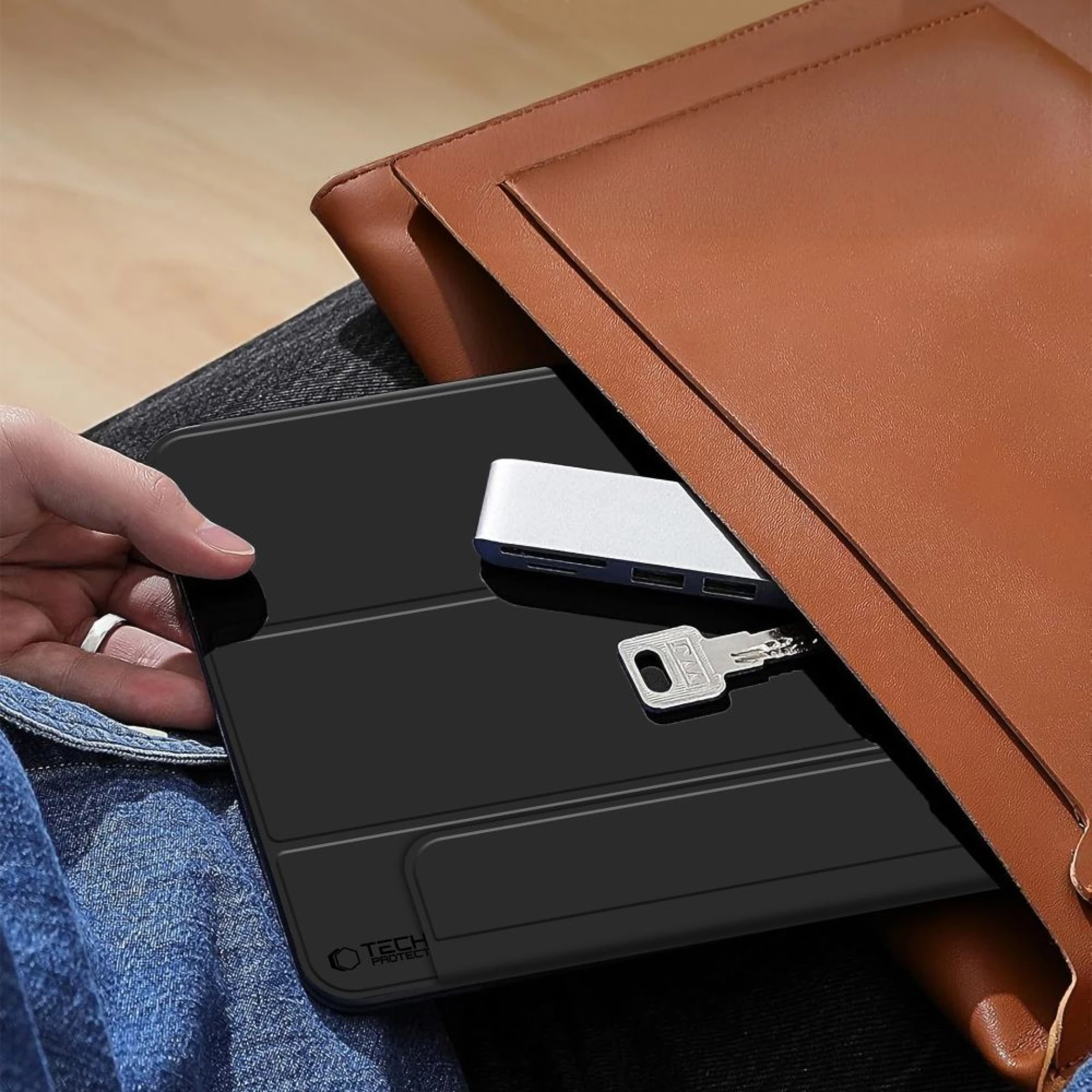 Futrola Tech-Protect SC Magnetic za iPad 10.9 2022/11.0 2025 crna
