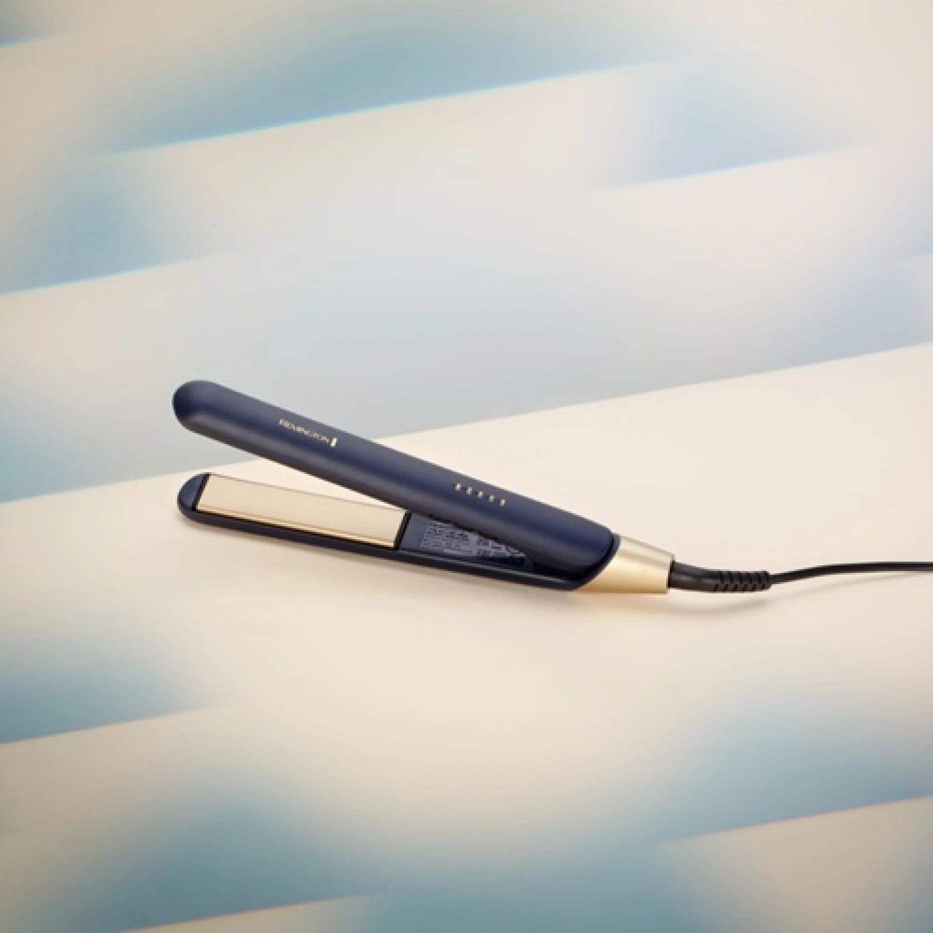 Pegla za kosu Remington S5805 E51 Sapphire Lux Straightener