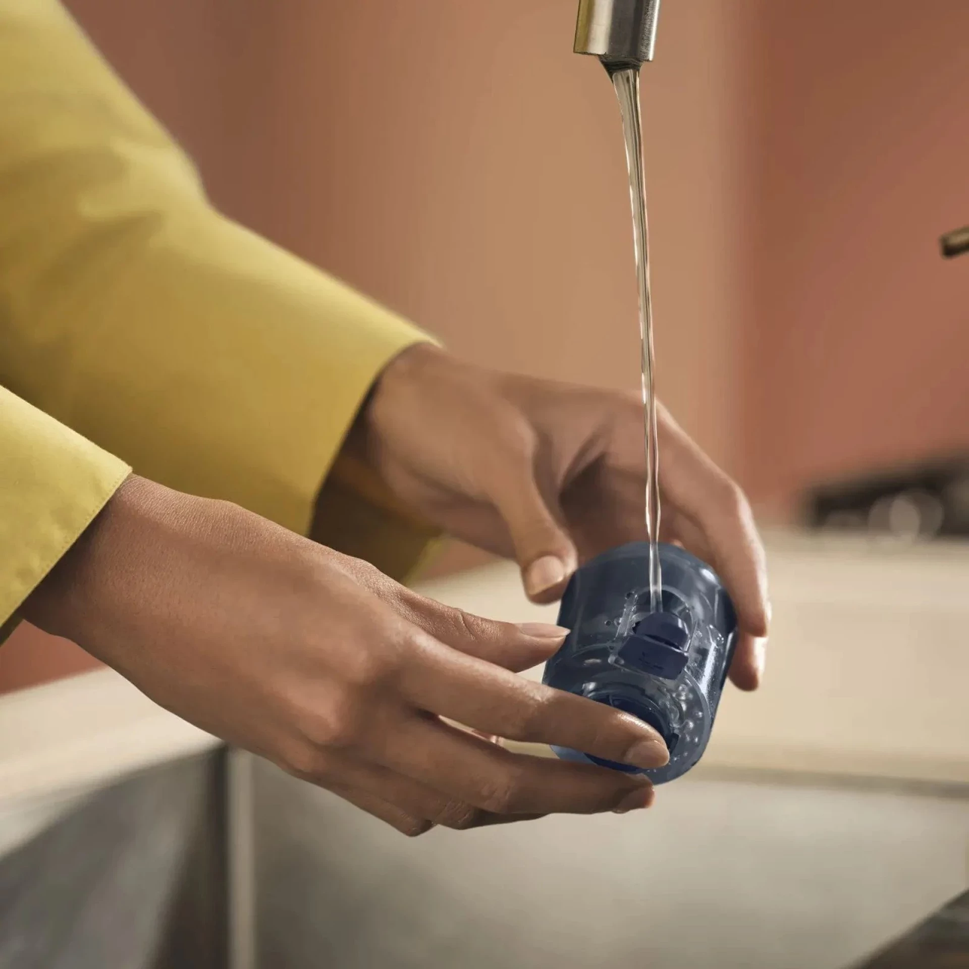 PHILIPS Aparat za peglanje STH7020\20