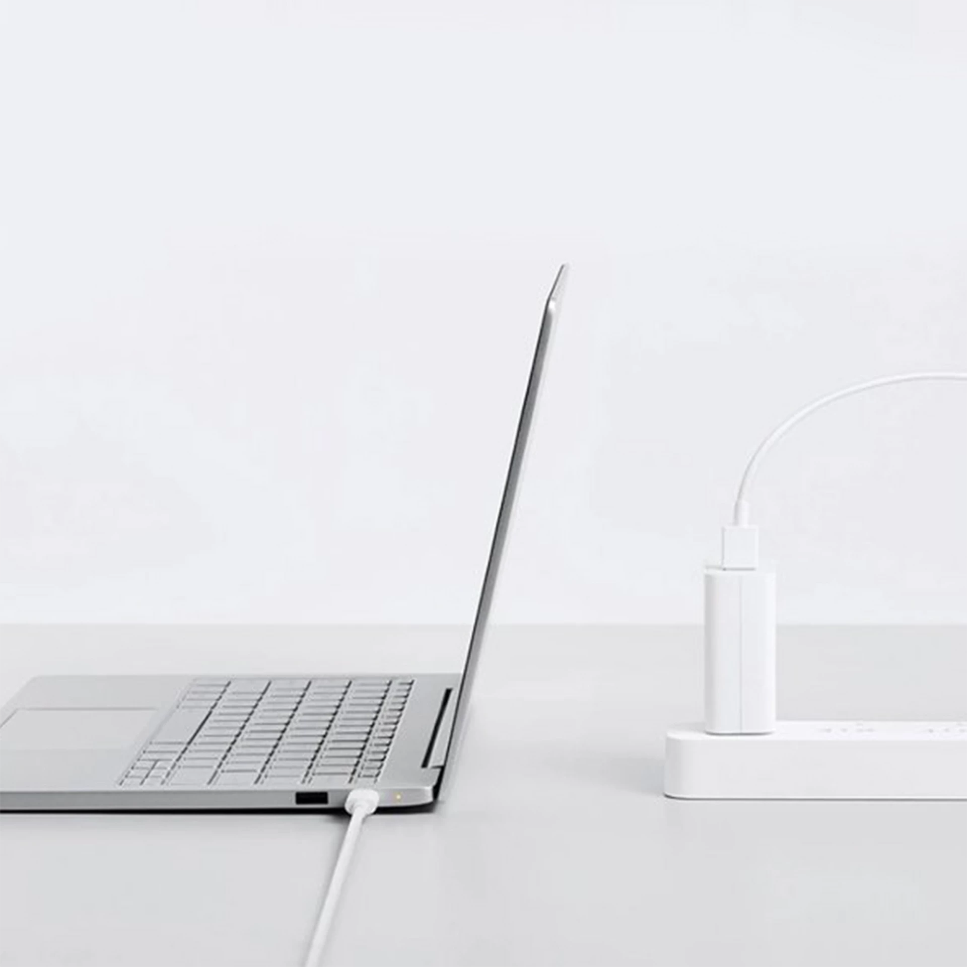 Punjač Xiaomi 45W USB-A Turbo Charging Power Adapter bijeli