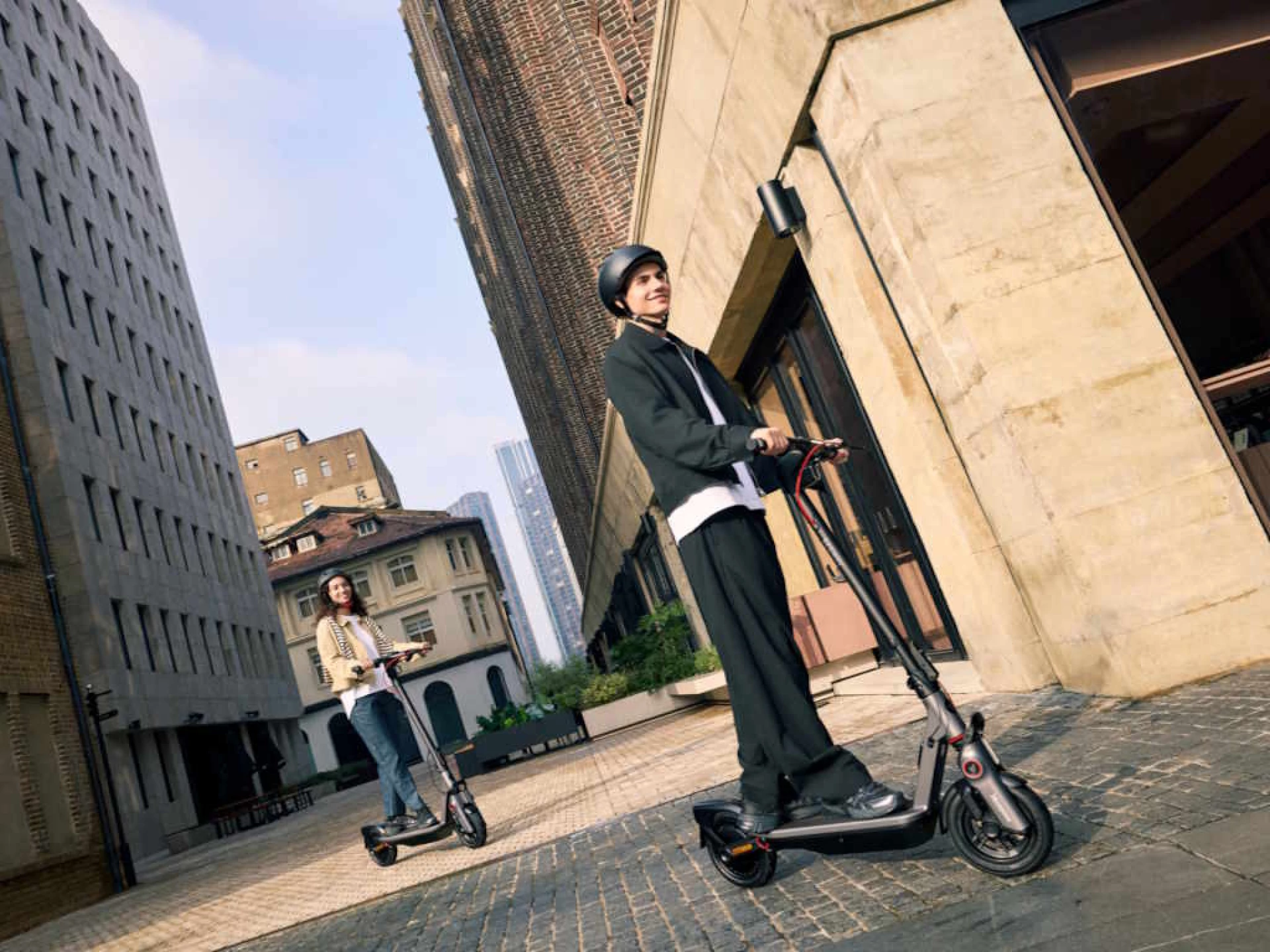 Segway Ninebot F3 E14+ godina, 70 km domet, 120kg nosivost, 1000 W, 20% uspon