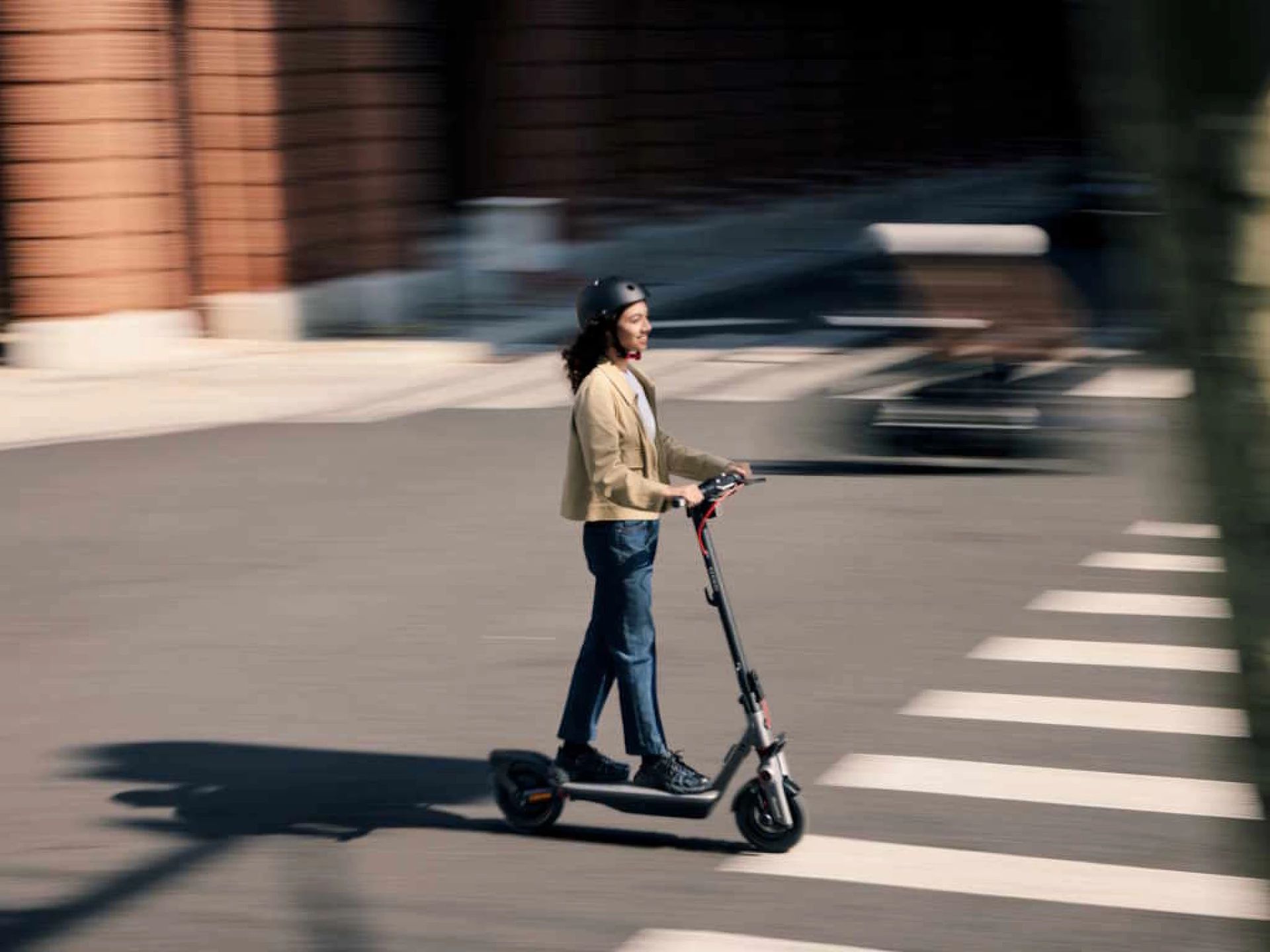 Segway Ninebot F3 E14+ godina, 70 km domet, 120kg nosivost, 1000 W, 20% uspon