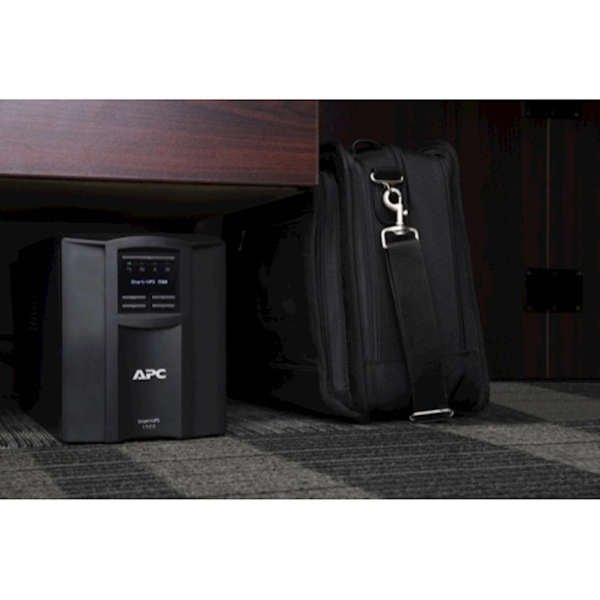 Smart-UPS APC, 1500VA, Tower, 230V, 8x IEC C13, SmartConnect Port+SmartSlot, AVR, LCD