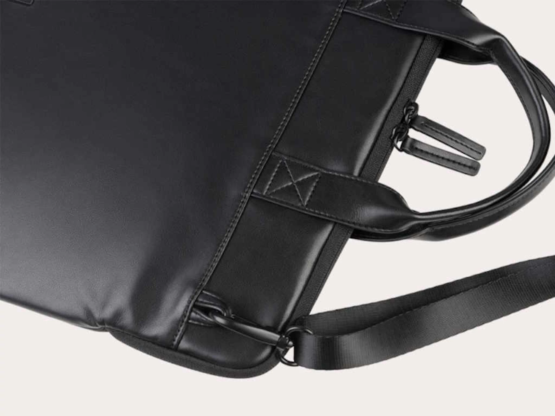TUCANO torba ISOTTA 15.6" crnaMacBook Pro 16"