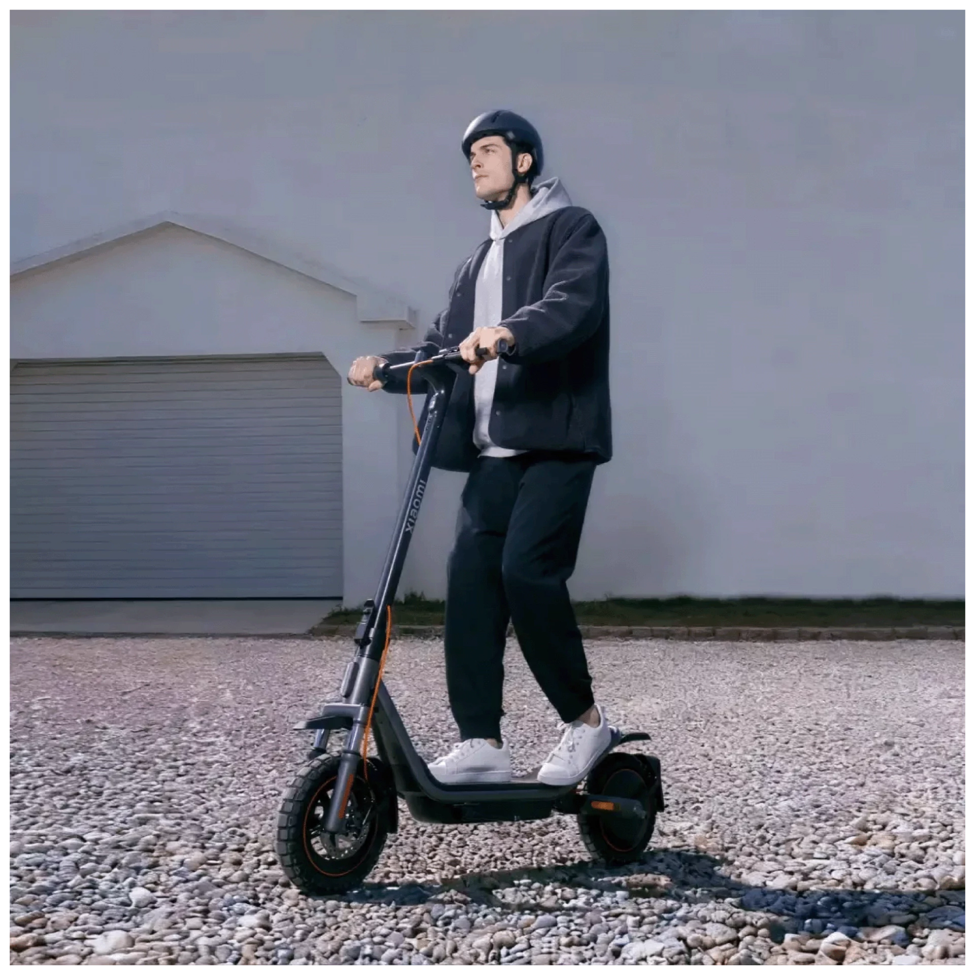 Xiaomi Električni romobil, 12" točkovi, 25 km/h, Domet do 70 km - Mi Electric Scooter 6 Pro