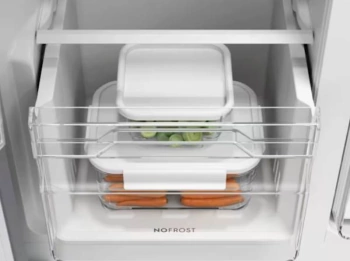 Frižider ELECTROLUX EAT6ME53K0 + GRATIS usisivač