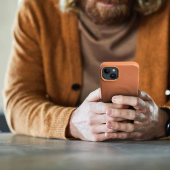 Maska Roar Leather MAG komp.sa MagSafe za iPhone 15 smeđa