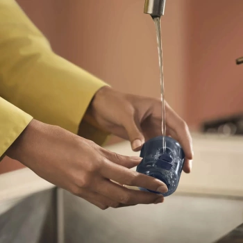 PHILIPS Aparat za peglanje STH7020\20