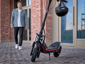 Segway KickScooter ZT3 PRO16+, 130 kg, domet 70 km, 25 km/h, 25%, 11'', 1600 W