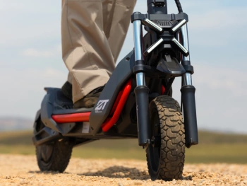 Segway KickScooter ZT3 PRO16+, 130 kg, domet 70 km, 25 km/h, 25%, 11'', 1600 W