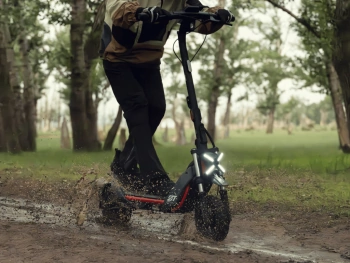 Segway KickScooter ZT3 PRO16+, 130 kg, domet 70 km, 25 km/h, 25%, 11'', 1600 W