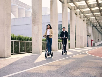 Segway Ninebot F3 E14+ godina, 70 km domet, 120kg nosivost, 1000 W, 20% uspon
