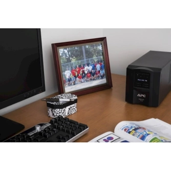 Smart-UPS APC, 750VA, Tower, 230V, 6x IEC C13, SmartConnect Port+SmartSlot, AVR, LCD
