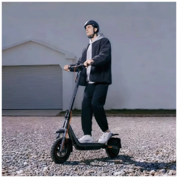 Xiaomi Električni romobil, 12" točkovi, 25 km/h, Domet do 70 km - Mi Electric Scooter 6 Pro